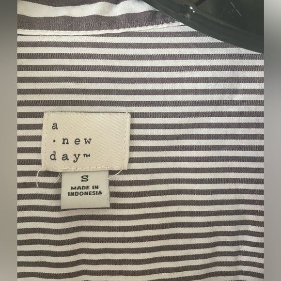 ♥️Sold ♥️ A New Day | Stripped Button Down - Picture 3 of 5